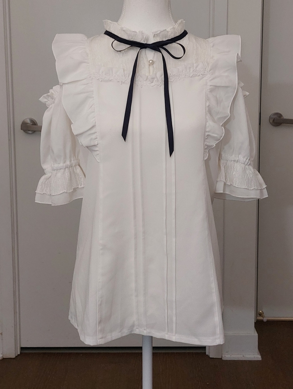 Axes Femme Poetique | White Off Shoulder Blouse